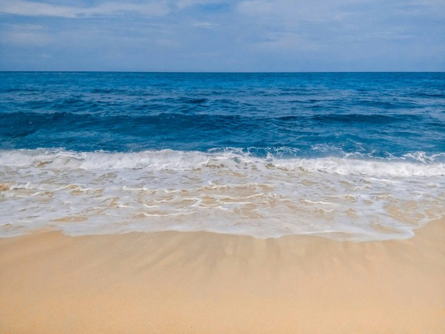 Pantai Samboang, foto hanya ilustrasi, bukan tempat sebenarnya: Unsplash/𝐿𝑖𝑛 𝐾𝑎𝑦