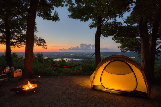 Tempat camping di Yogyakarta, foto hanya ilustrasi, bukan tempat sebenarnya: Unsplash/Dave Hoefler