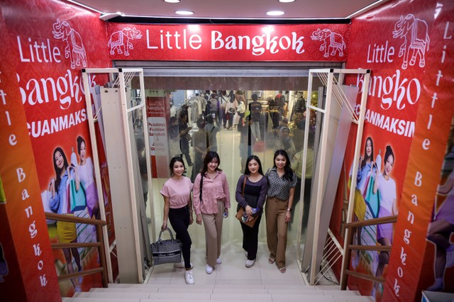 Area belanja fashion Thailand bernama Little Bangkok di kawasan Tanah Abanng. Foto: Jamal Ramadhan/kumparan