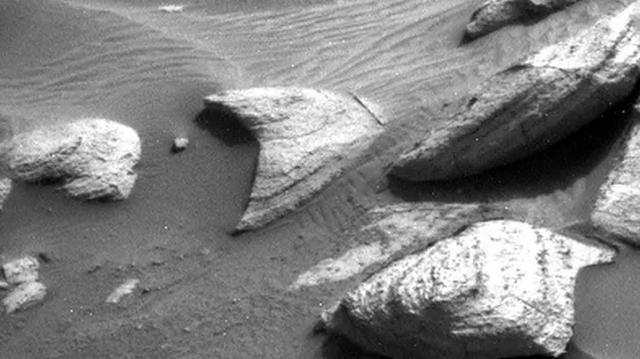 Struktur aneh mirip lambang ikonik di film Star Trek ditemukan di Planet Mars.  Foto: NASA/JPL-Caltech