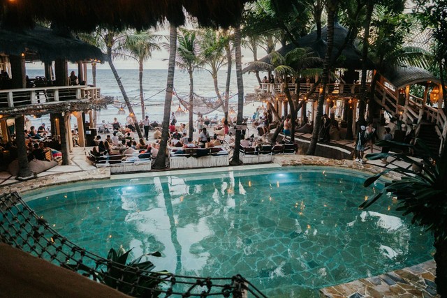Agung Beach Club. Foto hanya ilustrasi, bukan tempat sebenarnya. Sumber: Unsplash/shawnanggg