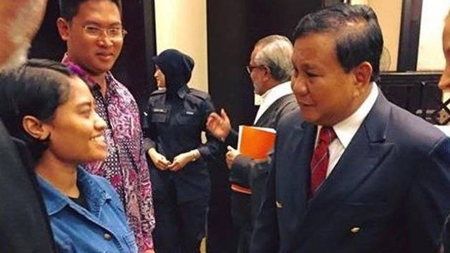 TKW Wilfrida saat bertemu Prabowo saat kasus tuduhan membunuh majikannya pada 2015. Foto: Dok. Istimewa