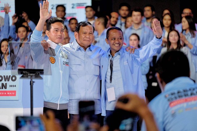 Paslon 02 Prabowo Subianto dan Gibran Rakabuming Raka hadiri konsolidasi relawan muda 'Suara Muda Indonesia untuk Prabowo-Gibran di JCC, Jakarta, Sabtu (27/1/2024). Foto: Dok. Istimewa