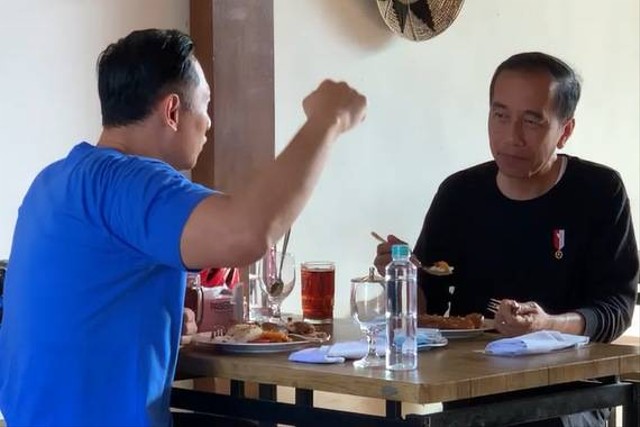 Presiden Joko Widodo sarapan pagi bersama Ketum Partai Demokrat Agus Harimurti Yudhoyono (AHY) di Yogyakarta, Minggu (28/1/2024). Foto: Dok. Ari Dwipayana