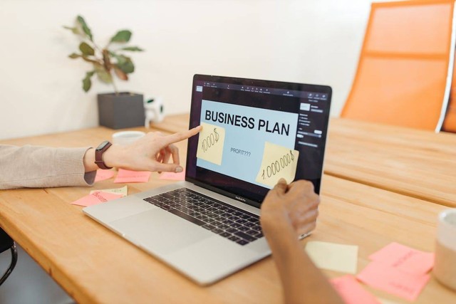 Ilustrasi apa tujuan utama dari pembuatan bisnis plan? - Sumber: pexels.com/@anastasia-shuraeva/