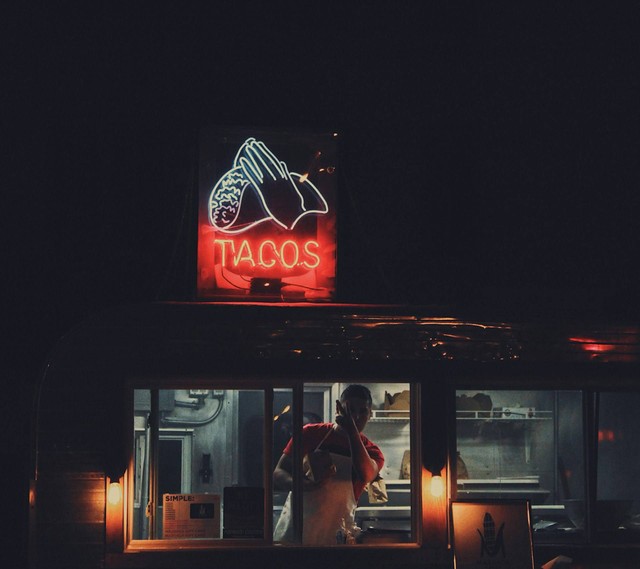 Taco Bell. Foto hanya ilustrasi, bukan tempat sebenarnya. Sumber: Unsplash/TJ Dragotta