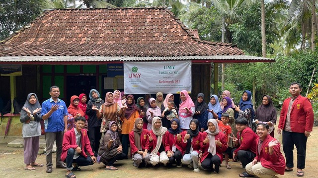 Ibu-ibu PKK Gunung Kukusan, BLK Kab. Kulon Progo, Mahasiswa KKN Kelompok 031 UMY, Foto: Dokumentasi Kelompok 031