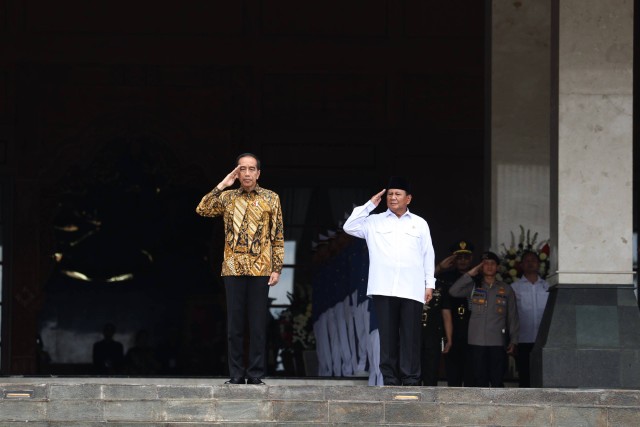 Joko Widodo dan Prabowo Subianto saat peresmian Graha Utama Akmil Magelang, Jawa Tengah, Senin (29/1/2024). Foto: Dok. Istimewa