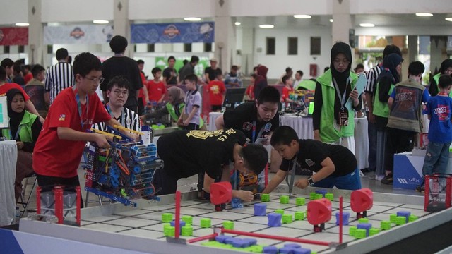 Kejuaraan Robotika VEX Asia-Pasifik 2023 di Jogja Expo Center diikuti 1.500-an pelajar dari China dan beberapa negara lain. Foto: Arif UT/Pandangan Jogja