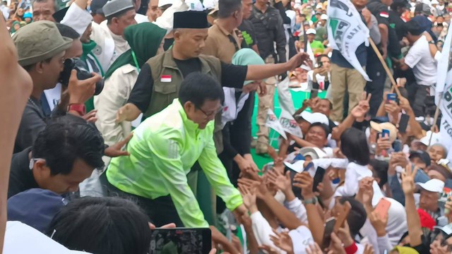 Cawapres nomor urut 1, Muhaimin Iskandar hadiri acara kampanye akbar di kawasan Lapangan Pendawa Saimbang, Lebaksiu, Tegal, Jawa Tengah, Selasa (30/1/2024). Foto: Fadlan Nuril Fahmi/kumparan