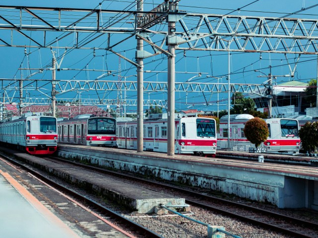 Rute KRL Jabodetabek Terbaru 2024. Foto hanya sebagai ilustrasi. Sumber: Unsplash/Faisal Hanafi.