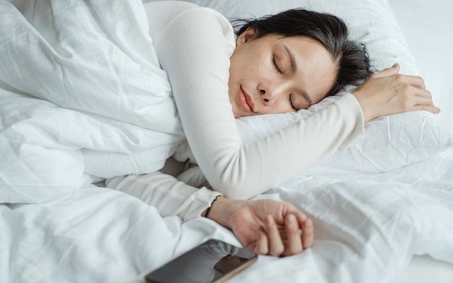 Ilustrasi cara agar cepat tidur menurut psikologi. Sumber: Ketut Subiyanto/pexels.com