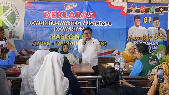 Cawapres nomor urut 1 Muhaimin Iskandar hadiri Deklarasi Kowantara (Komunitas Warteg Nusantara) di Tegal, Jawa Tengah, Selasa (30/1/2024). Foto: Fadlan Nuril Fahmi/kumparan