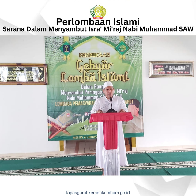 Kepala Lembaga Pemasyarakatan Kelas IIB (Lapas) Garut, Rusdedy, sedang memberikan sambutannya di acara Perlombaan Islami "Gebyar Lomba Islami".