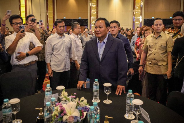 Capres nomor urut 02 Prabowo Subianto tiba di Pacific Place untuk menghadiri acara Trimegah Political dan Economic Outlook 2024 di Jakarta, Rabu (31/1/2024). Foto: Jamal Ramadhan/kumparan