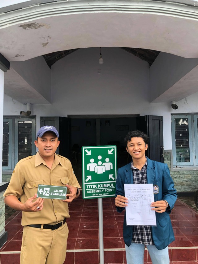 Pelaksanaan Proker Monodisiplin Optimasi jalur darurat di Kantor Desa Keden oleh Ahmad Zamzami mahasiswa KKN TIM I UNDIP 2023/2024