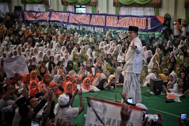 Capres nomor urut 01 Anies Baswedan menghadiri istigasah dan deklarasi ulama Madura, di Sumenep, Madura, Rabu (31/1/2024). Foto: Dok. Istimewa