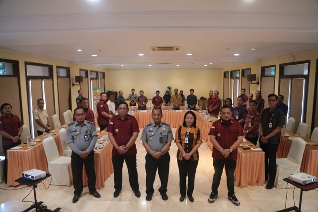 Foto bersama dalam Rapat TImpora / Humas Imigrasi Semarang