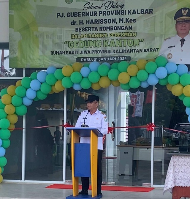 Pj Gubernur Kalbar, Harisson, meresmikan RSJ Singkawang yang baru. Foto: Yulia Ramdhiyanti/Hi!Pontianak