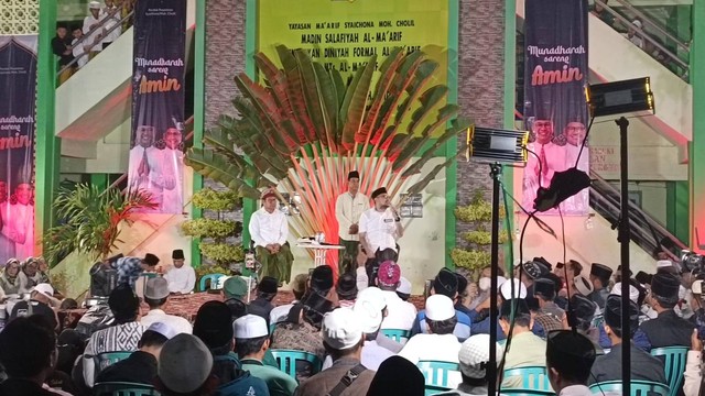 Cawapres nomor urut 1, Muhaimin Iskandar alias Cak Imin, hadiri acara Kampanye Dialogis bersama Santri Ponpes Syaichona Kholil, Bangkalan, Madura, Jawa Timur, Rabu (31/1) malam. Foto: Fadlan Nuril Fahmi/kumparan