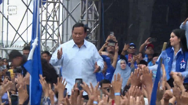 Capres 02 Prabowo Subianto pada Kampanye Akbar Partai Demokrat "Demokrat Menang, Prabowo Presiden" di Stadion Gajayana Malang, Jatim, Kamis (1/2/2024). Foto: Youtube/Partai Demokrat