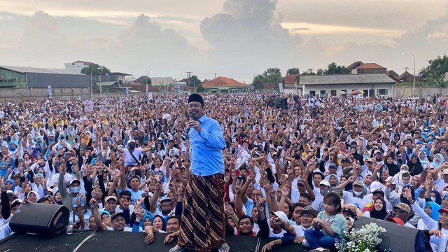 Bupati Sidoarjo Ahmad Muhdlor Ali atau Gus Muhdlor deklarasi dukungan untuk Prabowo-Gibran, Kamis (1/2/2024). Foto: Farusma Okta Verdian/kumparan