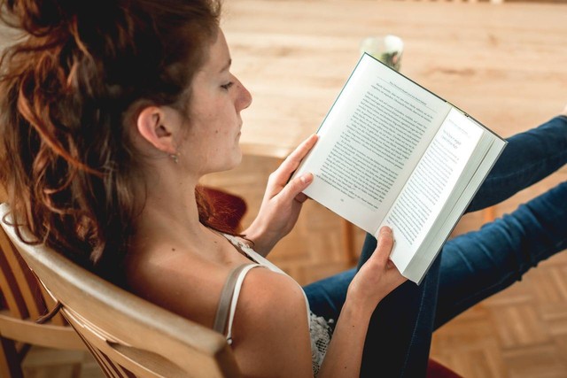 Ilustrasi tips membaca buku agar tidak cepat bosan. Sumber: pixabay