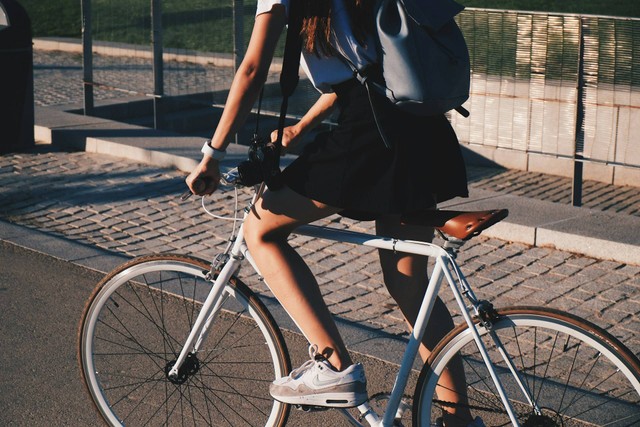 Bike Tour TMII. Foto hanya ilustrasi, bukan tempat sebenarnya. Sumber: Unsplash/Murillo De Paula