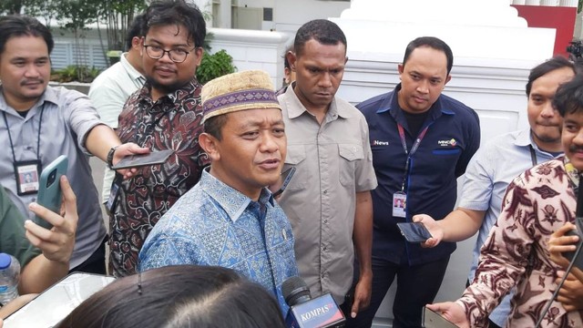 Menteri Investasi Bahlil Lahadalia di kompleks Istana Kepresidenan, Jakarta, Jumat (2/2/2024). Foto: Nadia Riso/kumparan