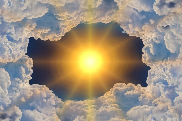 Ilustrasi fungsi lapisan ozon di atmosfer. Sumber foto: Pixabay.com