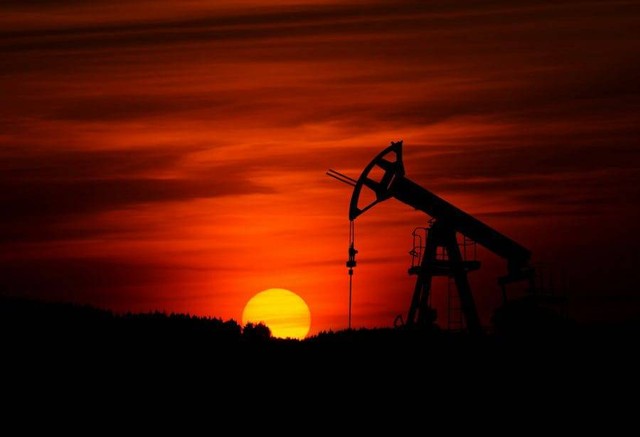 Ilustrasi dampak penggunaan sumber energi yang terbatas secara terus-menerus. Sumber foto: Unplash