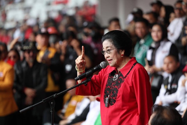 Ketum PDIP Megawati Soekarnoputri saat pidato di Konser Salam Metal GBK, Senayan, Jakarta, Sabtu (3/2). Foto: Dok. PDIP