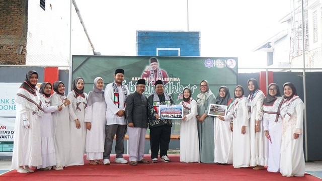 Namira Islamic School Medan dan Pengajian Humairah Namira menggelar kegiatan Tabligh Akbar Jilid II dalam rangka Aksi Membela Palestina, Sabtu (3/2).