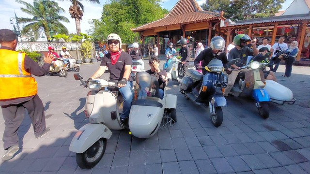 Alam Ganjar usai menghadiri riding Vespa Launching Ganjar Game di Ono Solo Coffe, Solo, Jawa Tengah, Minggu (4/2/2024). Foto: kumparan