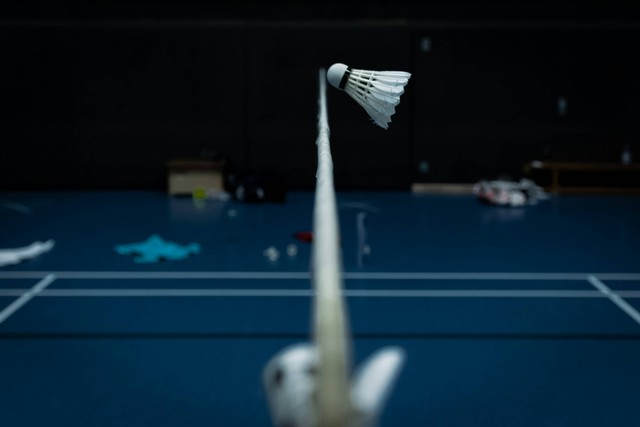 Lapangan Badminton Jakarta Timur. Foto hanya sebagai ilustrasi, bukan tempat sebenarnya. Sumber: Unsplash/Stephan Rothe.