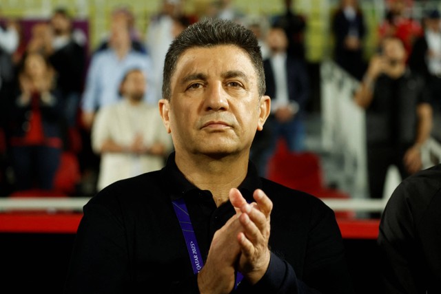 Pelatih Iran Amir Ghalenoei. Foto: KARIM JAAFAR / AFP