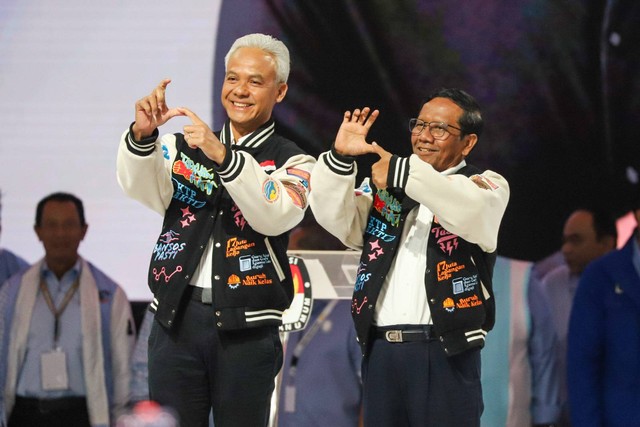 Paslon nomor urut 03 Ganjar Pranowo dan Mahfud MD menghadiri Debat Kelima Pilpres 2024 di Jakarta Convention Centre (JCC), Jakarta, Minggu (4/2/2024). Foto: Iqbal Firdaus/kumparan