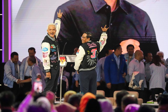 Paslon nomor urut 03 Ganjar Pranowo dan Mahfud MD menghadiri Debat Kelima Pilpres 2024 di Jakarta Convention Centre (JCC), Jakarta, Minggu (4/2/2024). Foto: Iqbal Firdaus/kumparan