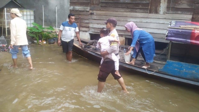 Banjir di Kecamatan Langgam, Kabupaten Pelalawan, Riau. Foto: Dok. Istimewa