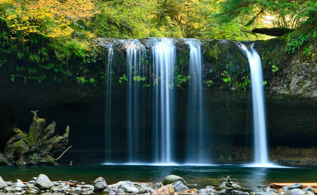 Curug Panganten. Foto hanya ilustrasi, bukan tempat sebenarnya. Sumber: Unsplash/Jeffrey Workman