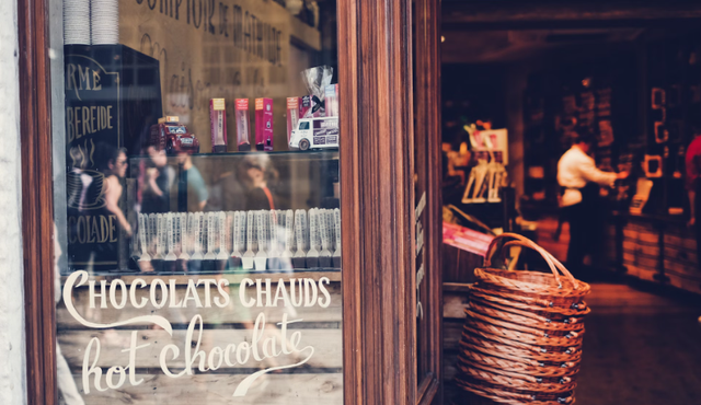 Toko cokelat di bandung. Foto hanya ilustrasi, bukan tempat sebenarnya. Sumber: Unsplash/Thoung Do