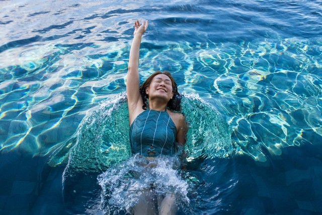 Ilustrasi perempuan berenang. Foto: Soonthorn Kittikarn/Shutterstock