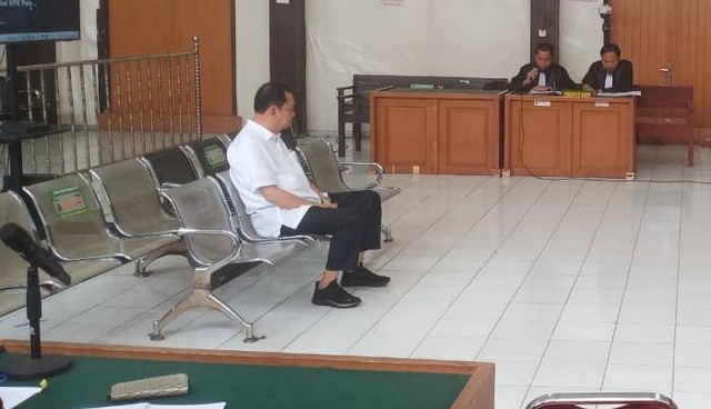 Terdakwa kasus korupsi angkutan baru bara PT SMS, Sarimuda saat menjalani sidang di Pengadilan Negeri Palembang, Foto : Istimewa