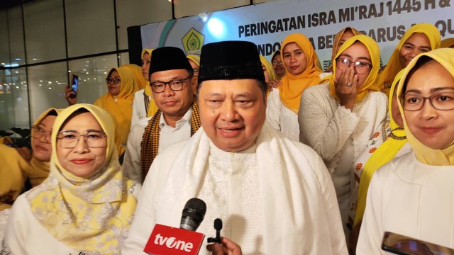 Ketum Partai Golkar, Airlangga Hartarto di Intermark BSD, Serpong, Tangerang Selatan, Senin (5/2/2024). Foto: Jonathan Devin/kumparan