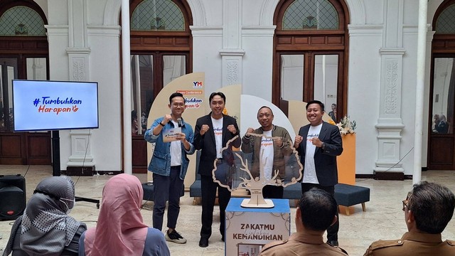 Acara launching Tumbuhkan Harapann Yatim Mandiri pada Senin (5/2/2024) di Gedung Merah Putih, Surabaya. 