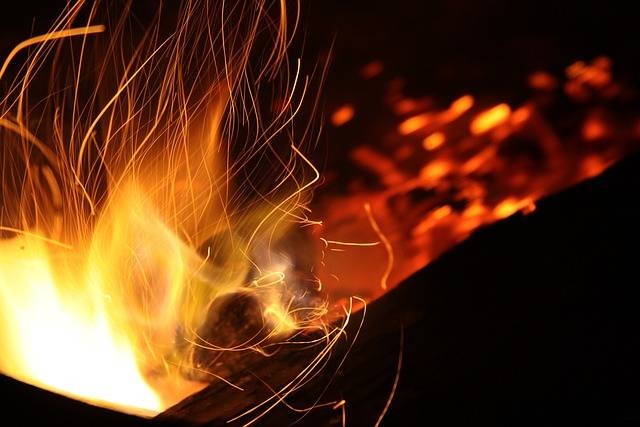 Ilustrasi macam-macam energi alternatif. Sumber foto: Pixabay.com