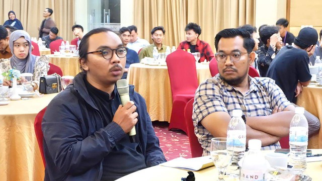 Prabowo, Advokat LBH Bandar Lampung, dalam acara 'Cawa Politik' | Foto : Lampung Geh