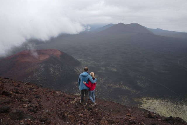 Jelaskan upaya mitigasi bencana erupsi gunung berapi. Foto hanya ilustrasi, bukan yang sebenarnya. Sumber: Pexels/ArtHouse Studio