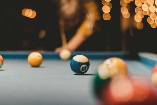 Teknik Billiard yang Wajib Dikuasai Oleh Pemula. Foto Hanya Ilustrasi. Sumber Foto: Unsplash.com/Christian Wiediger