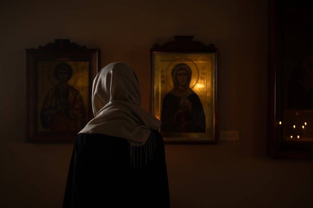 Tuliskan contoh menghindari sifat mustahil Rasul. Foto hanya ilustrasi, bukan yang sebenarnya. Sumber: Pexels/Ron Lach